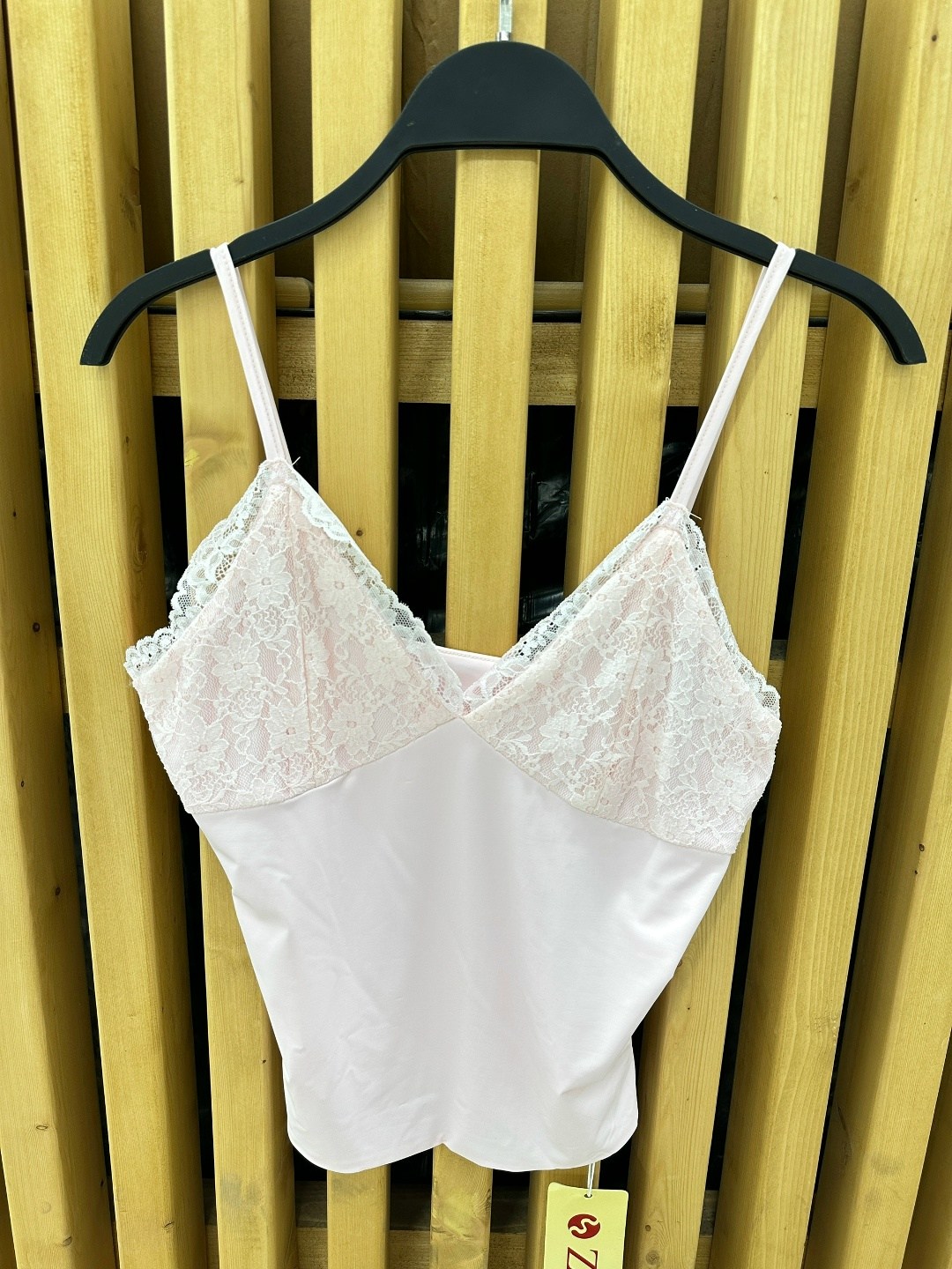 шелковый топ с кружевом,майка с кружевами,шелковый топ,кружевная майка,шелковый топ с кружевом молочного цвета