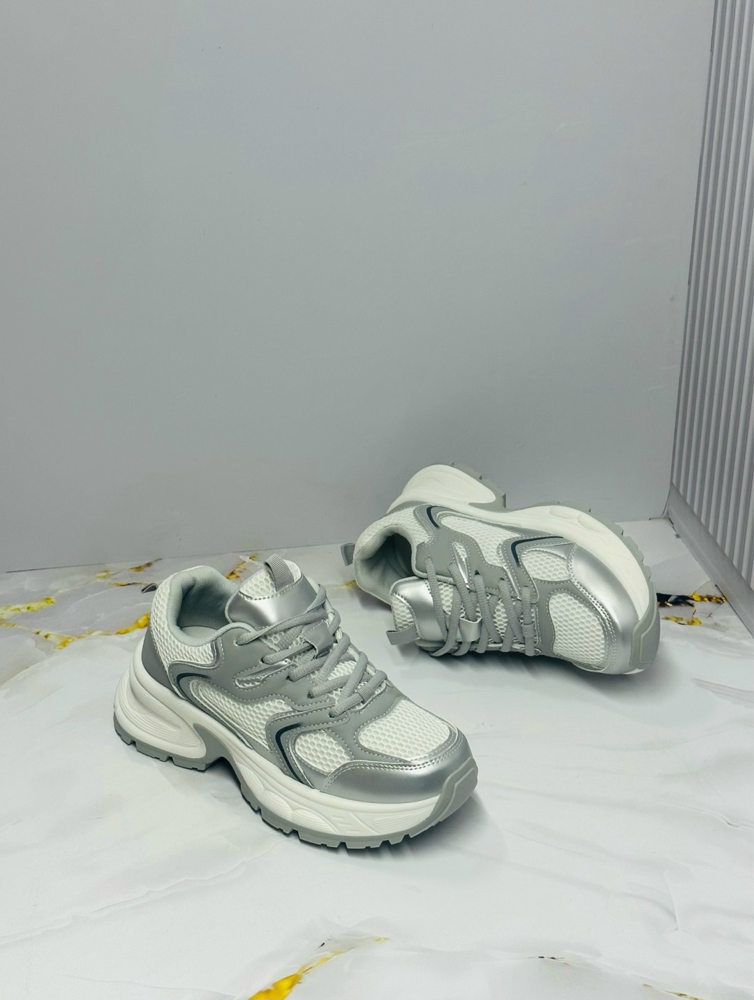 женские кроссовки,кроссовки,кроссовки модные,кроссовки белые,кроссовки мода