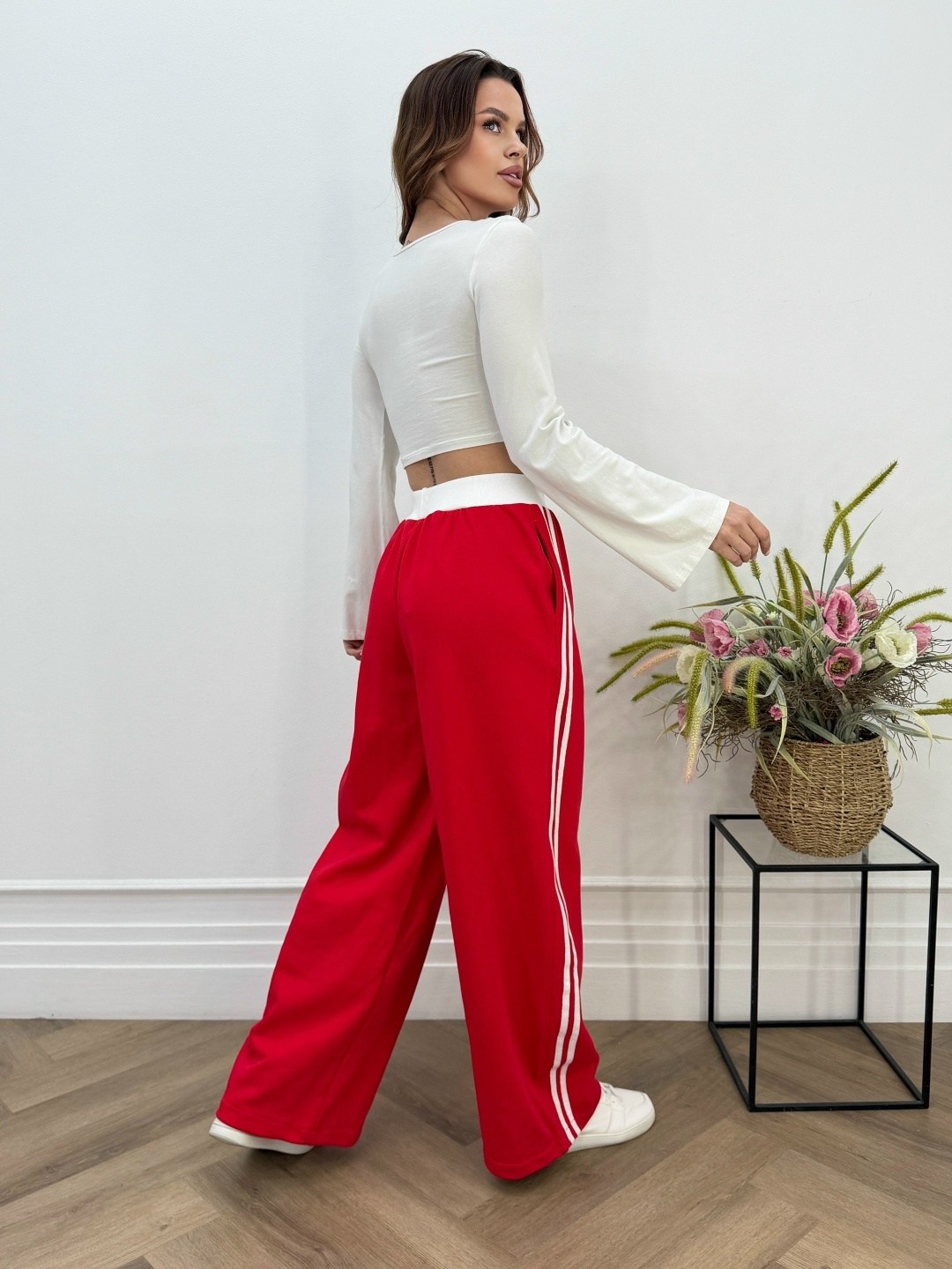 спортивные брюки,брюки широкие спортивные с лампасами,спортивные широкие брюки,брюки прямые,повседневные брюки