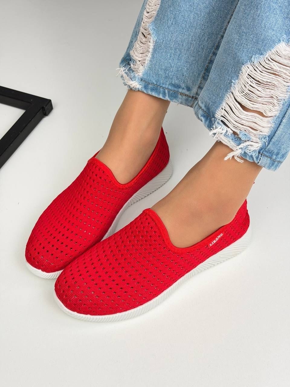 ,женские кроссовки,женские слипоны,спортивная ,женская