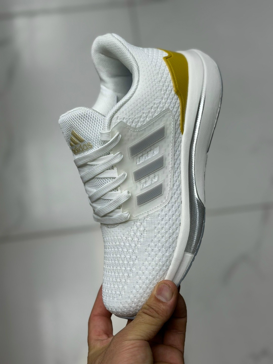 кроссовки adidas,кроссовки женские adidas,кроссовки,кроссовки мужские женские adidas,adidas ultra boost