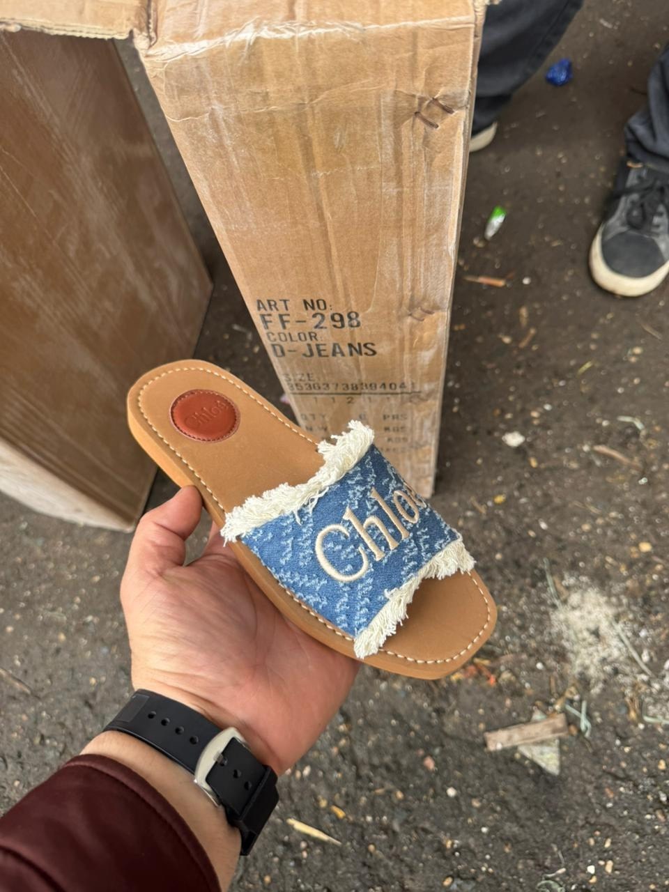 ,тапочки chloe,шлепанцы женские,модные тапочки,шлепанцы chloe