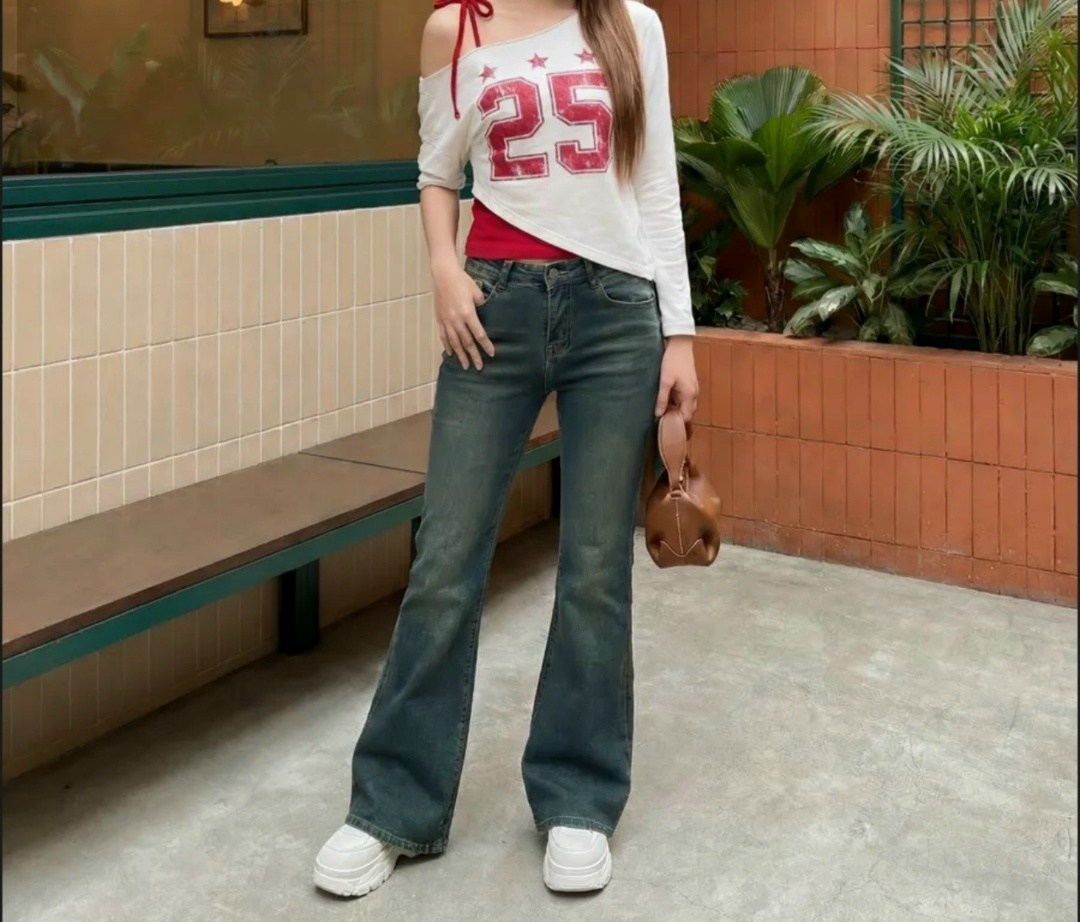 женские джинсы клеш,модные джинсы,одежда джинсы,брюки клеш,модные женские джинсы