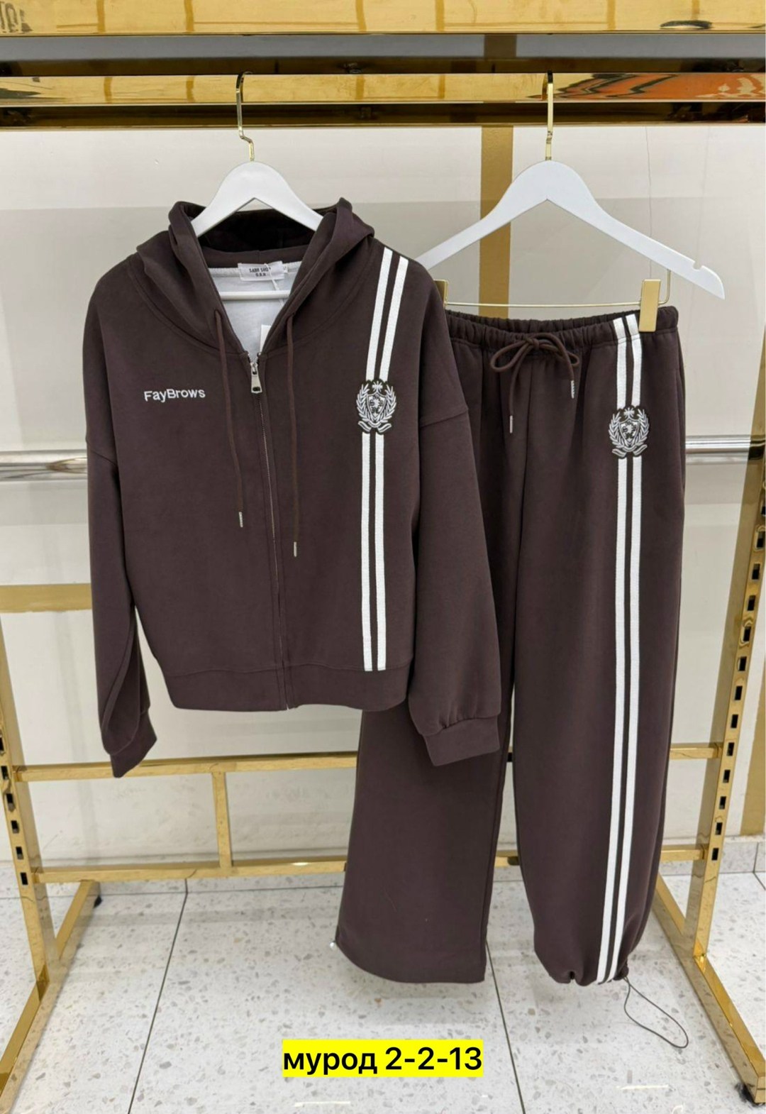 женский костюм,спортивный костюм,спортивный костюм женский,loro piana женский красный костюм,спорткостюм люкс