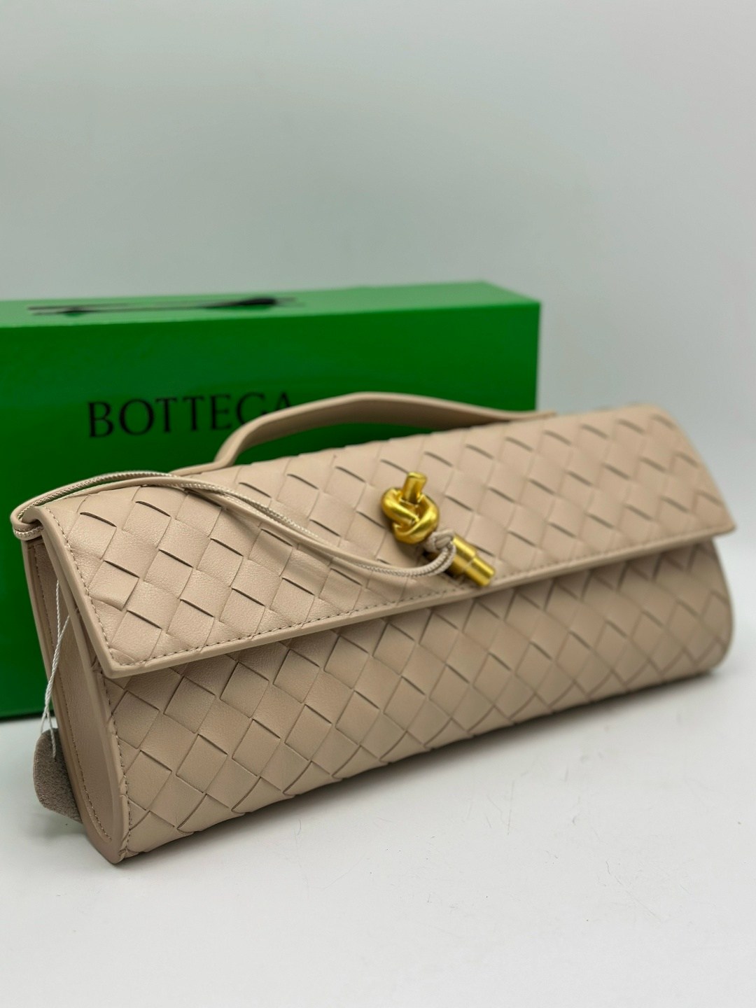 сумка клатч плетеная в стиле боттега bottega veneta,клатч bottega veneta,сумка женская bottega veneta,женский кожаный клатч bottega veneta andiamo черный,сумка bottega veneta
