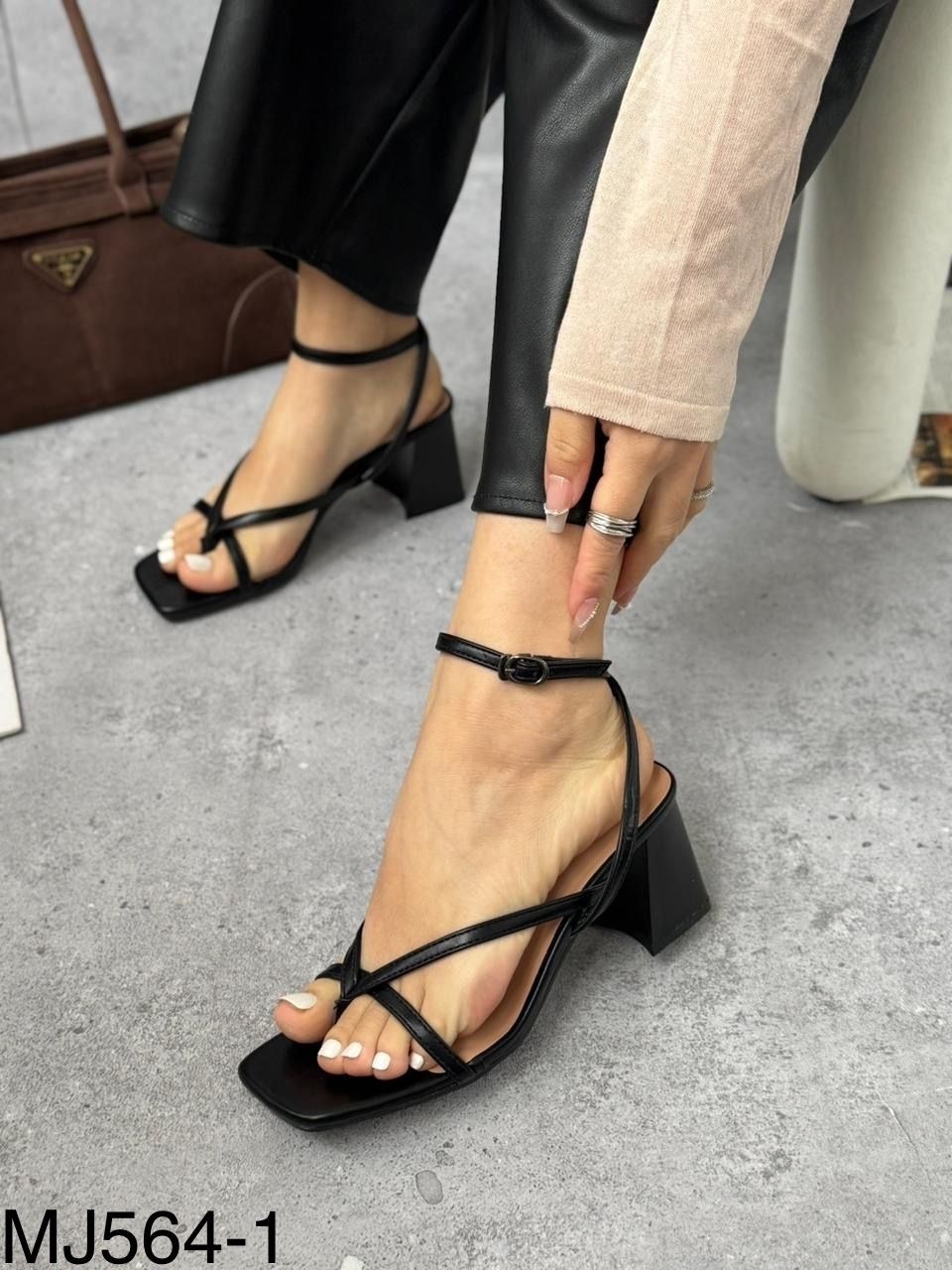 босоножки на каблуках,женские босоножки,стильные босоножки,элегантные босоножки,летние босоножки