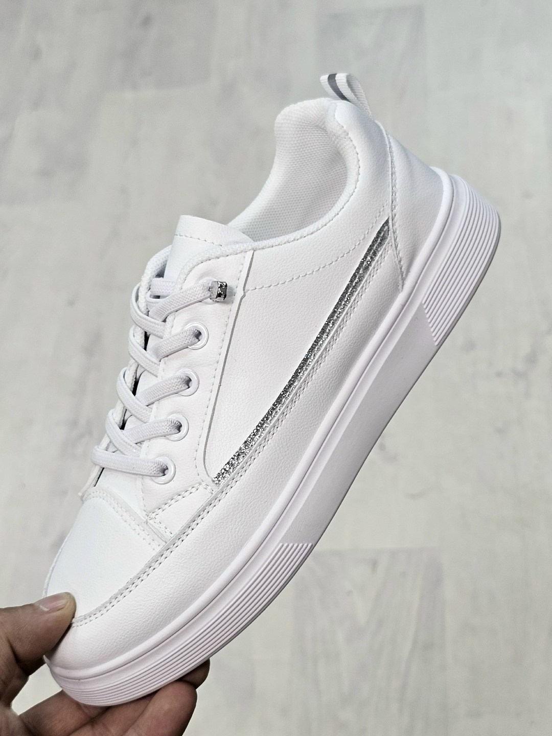 ,fz0384 женские кроссовки адидас белые,кроссовки женскиe,спортивная ,низкие кроссовки