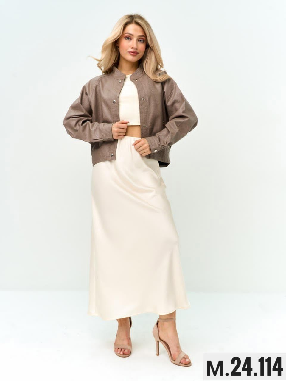 кожаная куртка,куртка женская,бежевый бомбер,куртка косуха,юбка атласная короткая uniqlo цвет 30 бежевый