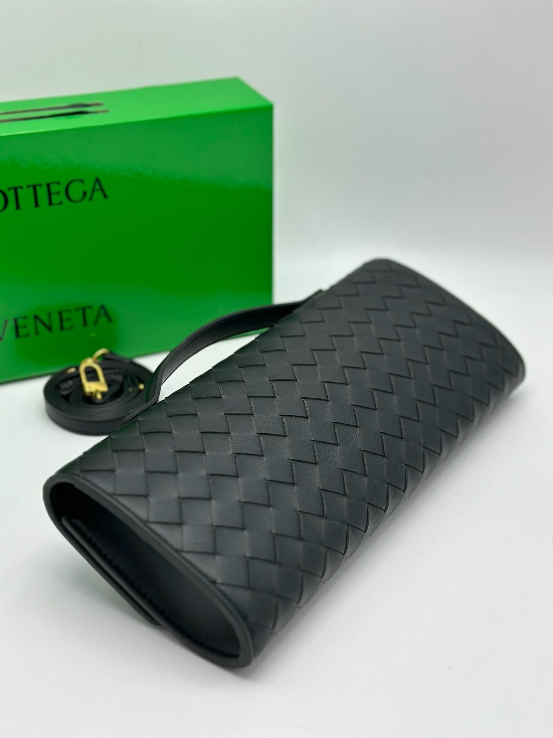 клатч bottega veneta,сумка женская bottega veneta,bottega veneta сумка,сумка bottega,женский кожаный клатч bottega veneta andiamo черный