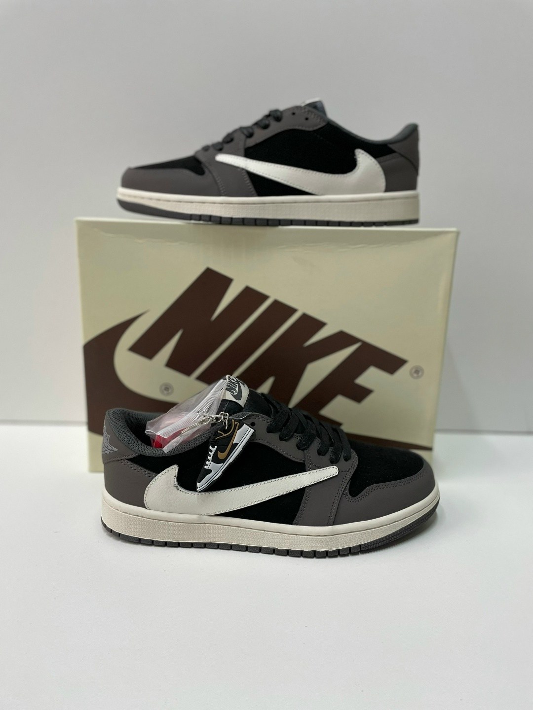 кроссовки nike air jordan 1 low x travis scott,кроссовки nike air jordan 1 low,кроссовки мужские nike air jordan 1,кроссовки nike air jordan 1 low travis scott grey black,кроссовки мужские nike air jo