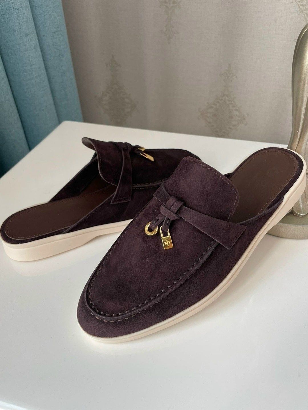 ,замшевые мюли,женские замшевые мюли hermes go коричневые,лоферы loro piana,loro piana  мюли