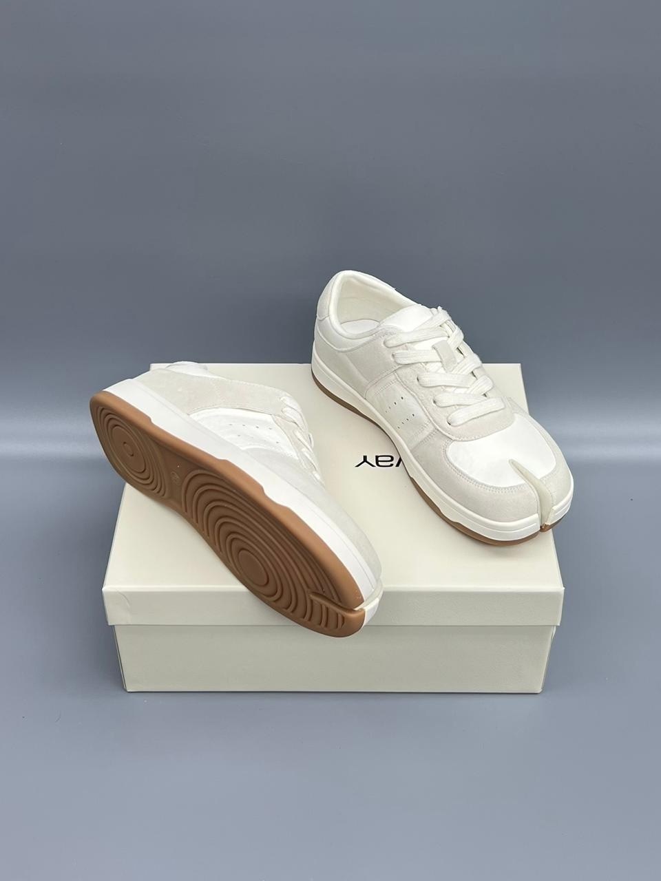 брендовые кроссовки,,стильные кроссовки,кроссовка мужской,кроссовки для женщин