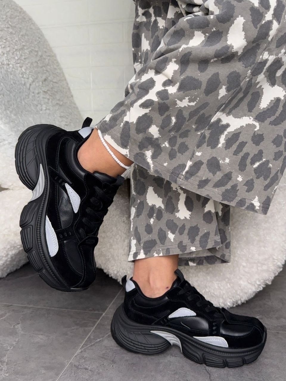 женские черные кроссовки,черные кроссовки,,женские кроссовки,кроссовки на платформе