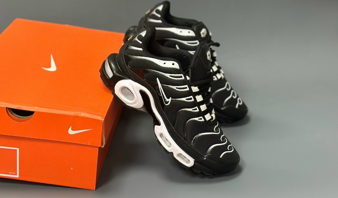 nike air max plus tn,кроссовки nike air max tn plus,nike air max plus tn black,nike air max plus,кроссовки nike air max tn plus ultra белые с серым