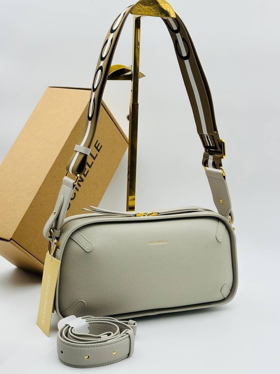 coccinelle сумка,сумки,сумки женская,сумка coccinelle jen medium,модная женская сумка