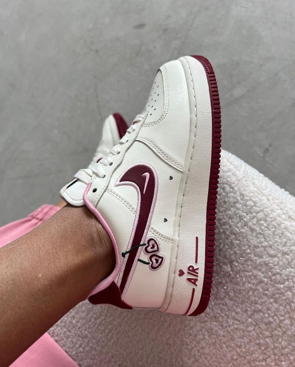 кросcовки nike air force 1,кроссовки air force 1 cherry low valentine's day,кроссовки nike air force 1 low,puma trinomic бордовые,кроссовки nike air force 1 low valentine day