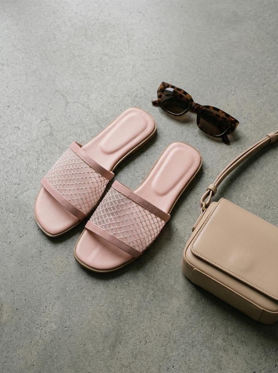 ,женские шлепанцы,женские тапки,модные тапочки,шлепки женские