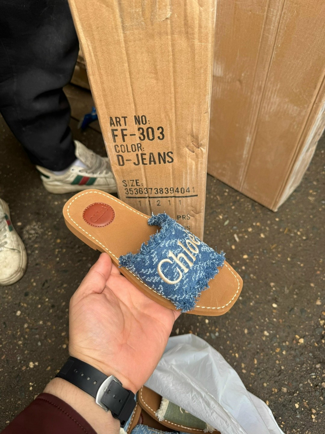 ,тапочки chloe,шлепанцы женские,модные тапочки,шлепанцы chloe