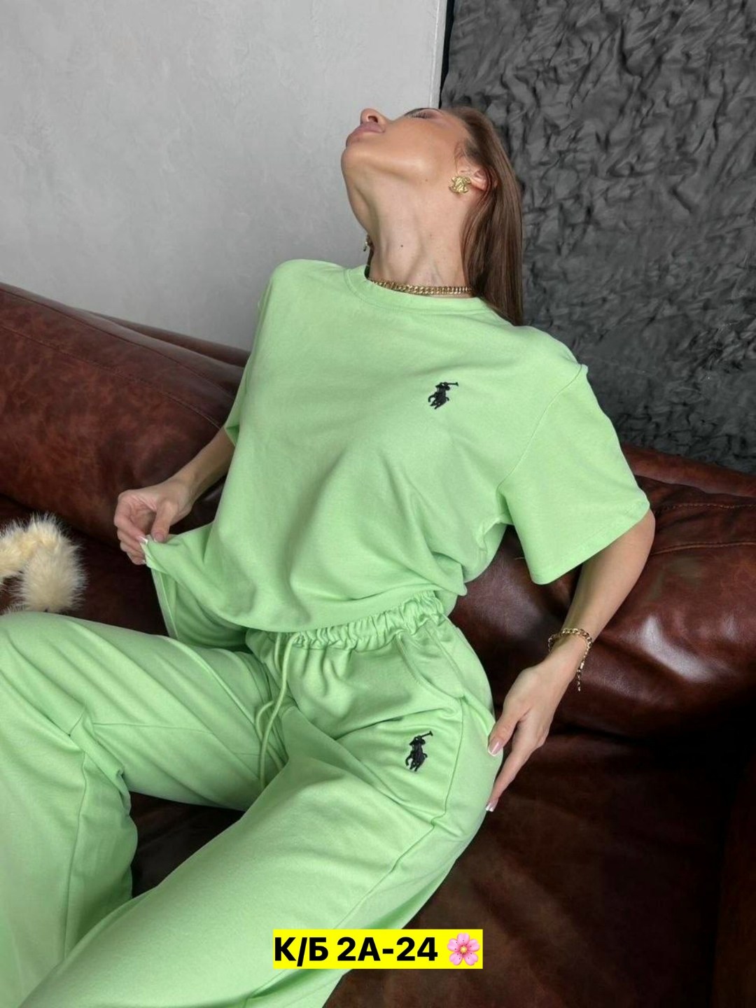 стильные костюмы,костюм с брюками,женские костюмы,спортивные костюмы,брючный костюм в спортивном стиле