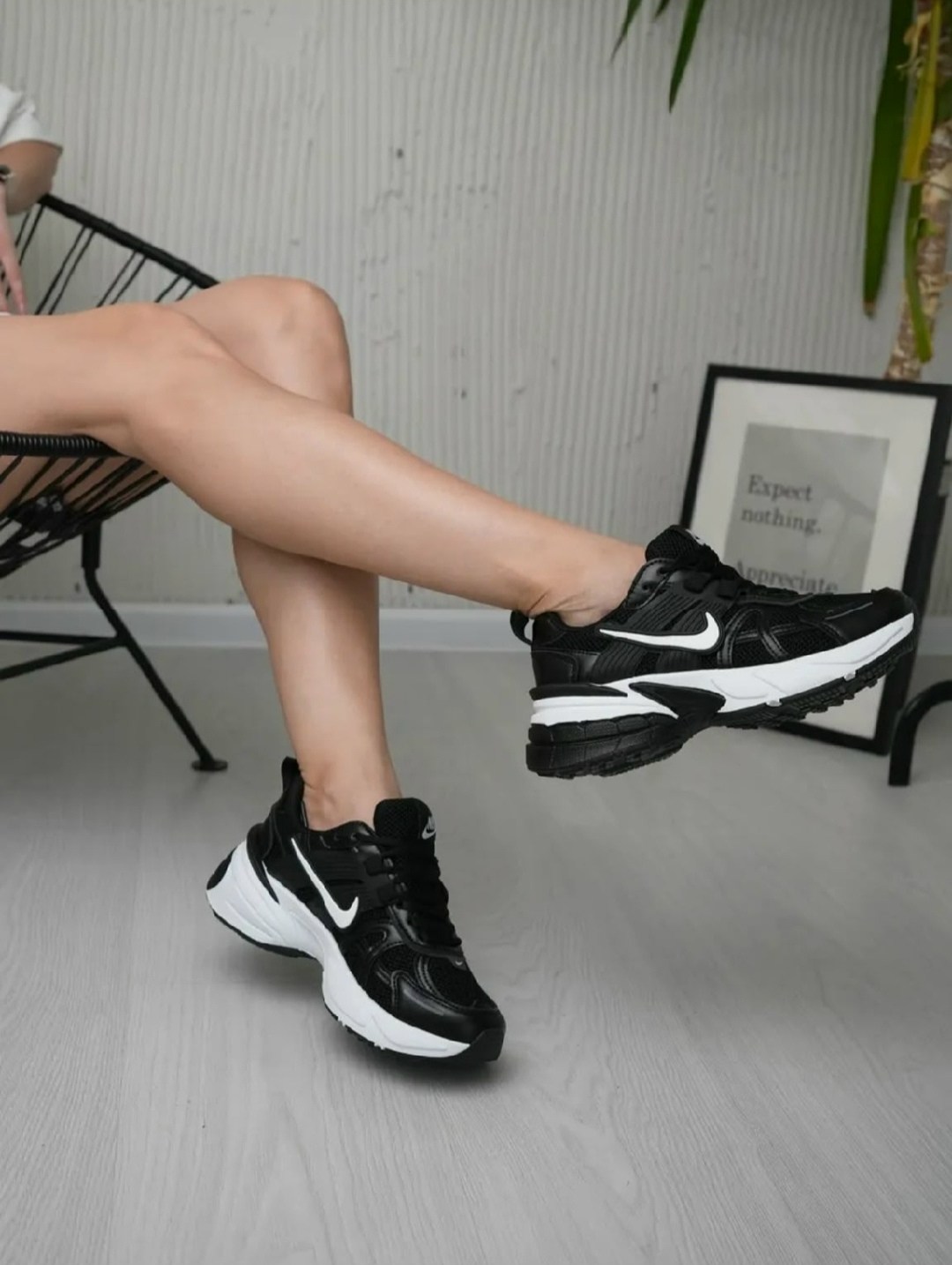 кроссовки nike,кроссовки найк женские черные на белой подошве,кроссовки,женские кроссовки nike,женские кроссовки