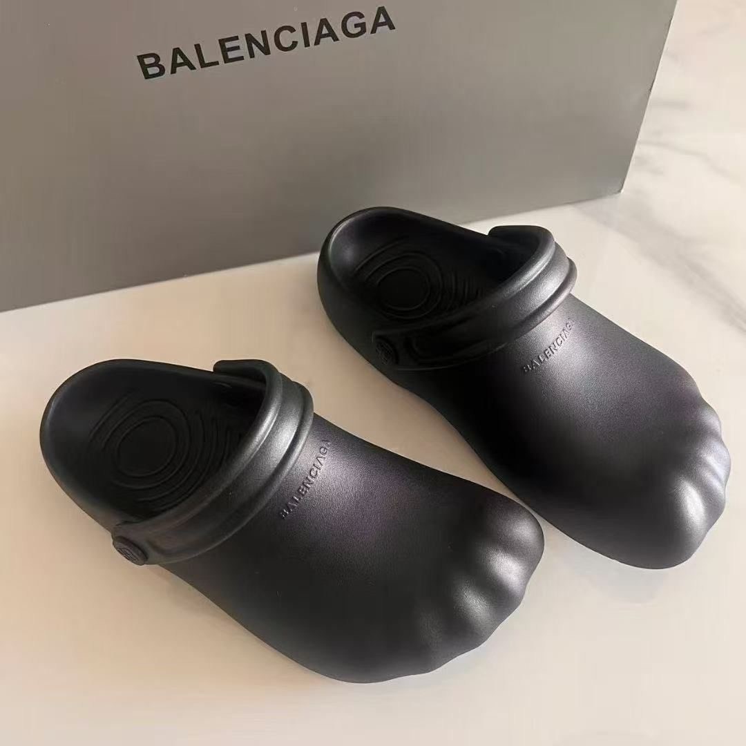 balenciaga balenciaga,показ balenciaga,balenciaga fall-winter 2026 paris fashion week,баленсиага кристобаль