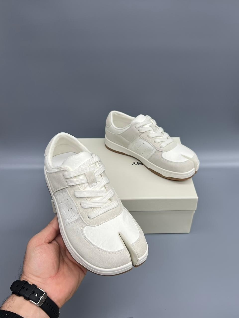 брендовые кроссовки,,стильные кроссовки,кроссовка мужской,кроссовки для женщин