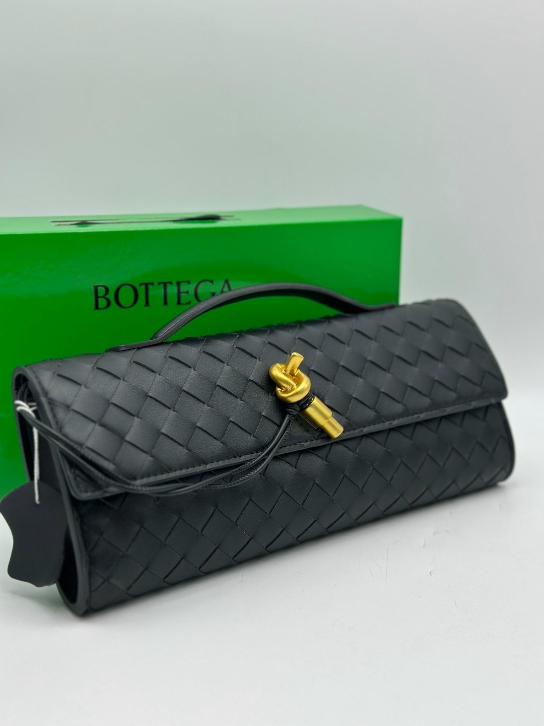 сумка клатч плетеная в стиле боттега bottega veneta,клатч bottega veneta,сумка женская bottega veneta,женский кожаный клатч bottega veneta andiamo черный,сумка bottega veneta