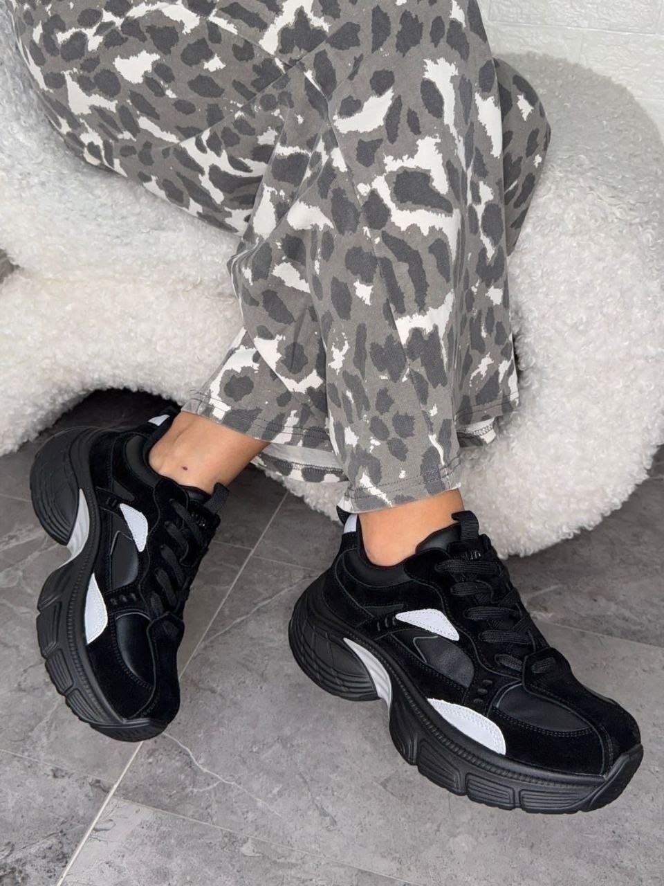 женские черные кроссовки,черные кроссовки,,женские кроссовки,кроссовки на платформе