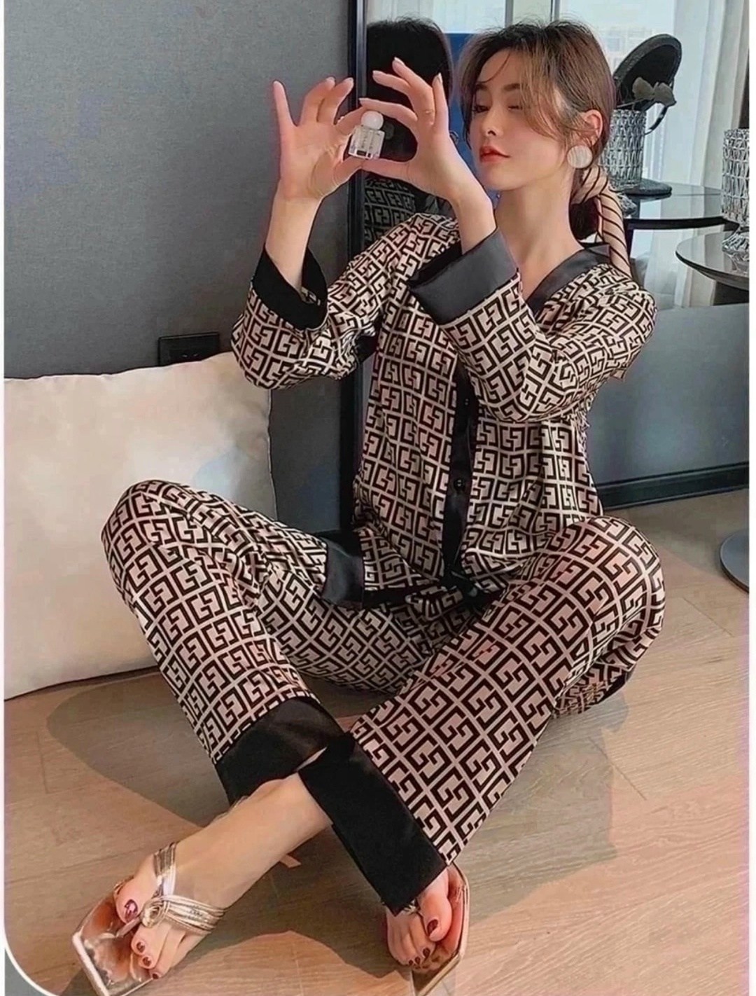 пижама шелковая фенди,домашняя одежда пижама,женская пижама,женская шелковая пижама со штанами и рубашкой,домашняя пижама женская