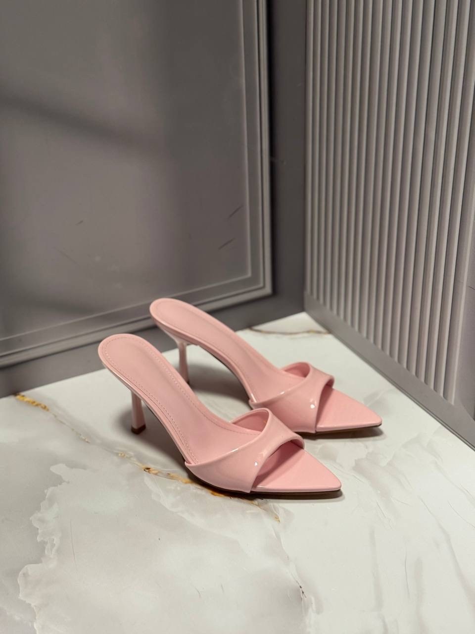 ,эконика золотые босоножки,модные босоножки,босоножки на высоком,каблуки босоножки