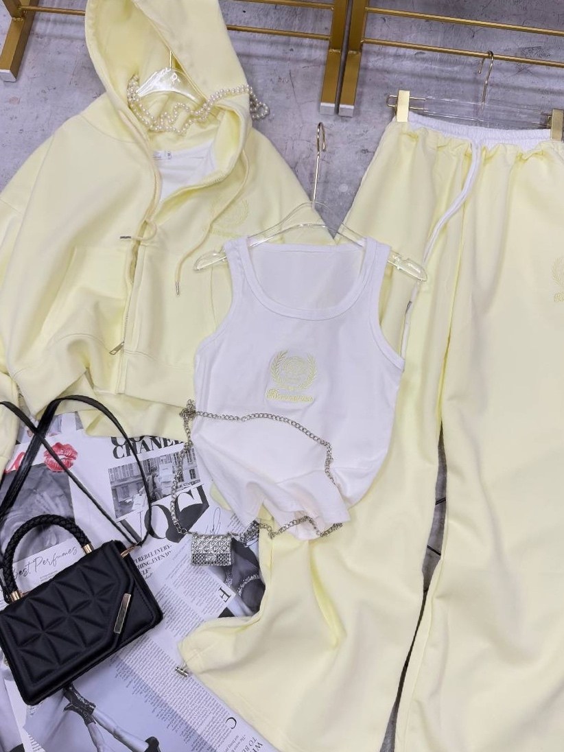 костюм женский на флисе,спортивный костюм свободного кроя,спортивный костюм свободного кроя из,женские спортивные костюмы,костюм спортивный