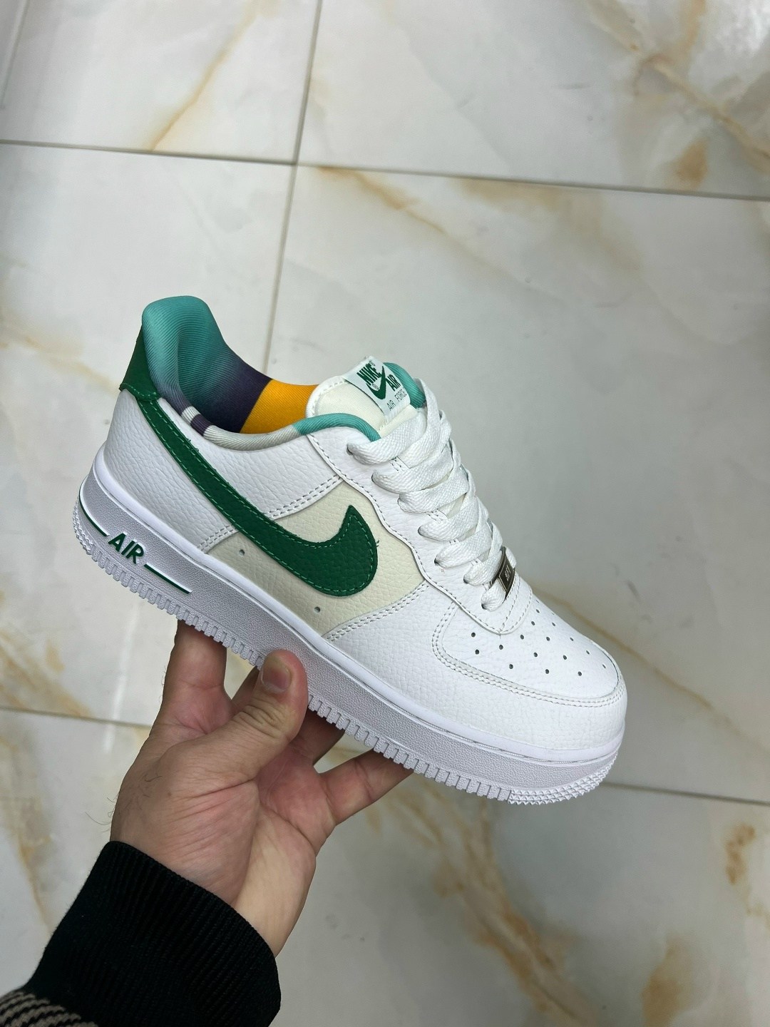 кроссовки,кроссовки nike zoom vomero 5,кроссовки nike,кроссовки nike air max moto 2k,российские кроссовки