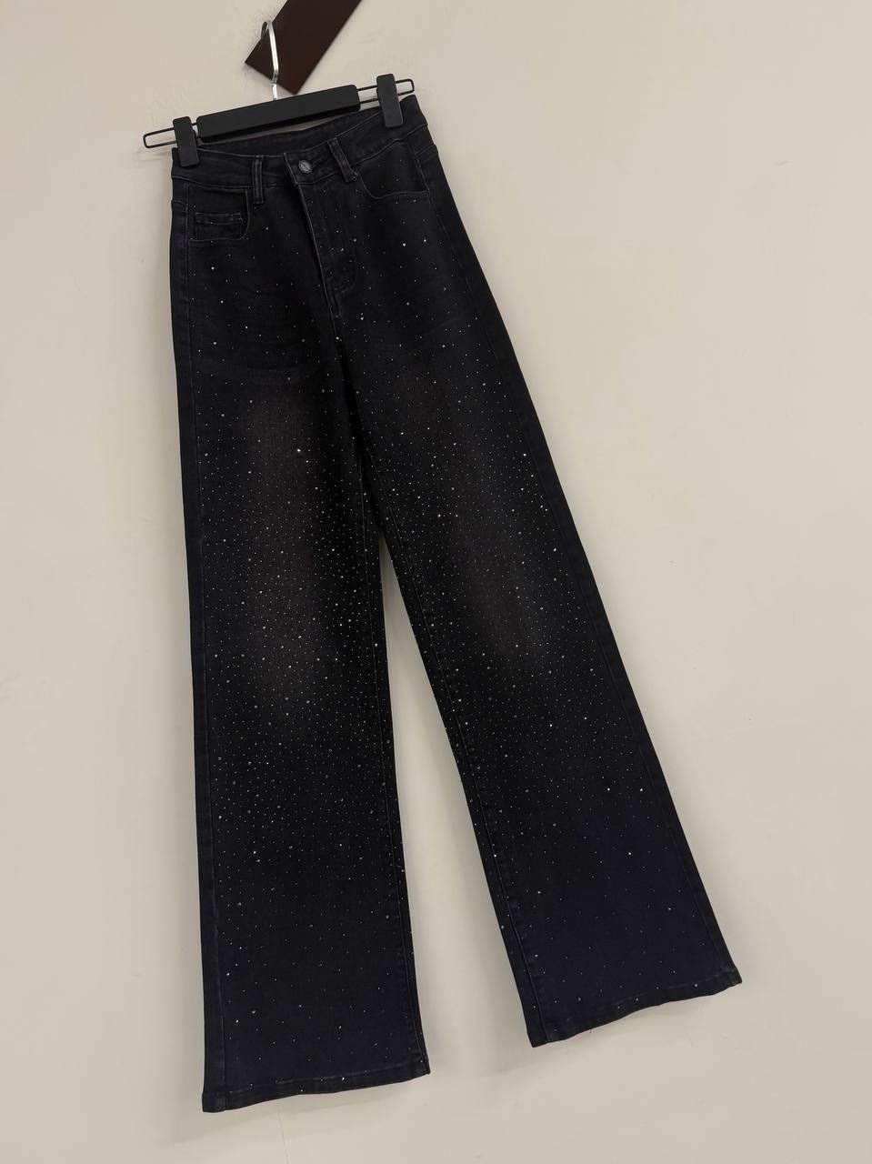 джинсы со стразами,женские джинсы со стразами,женские джинсы,джинсы черные женские,широкие джинсы