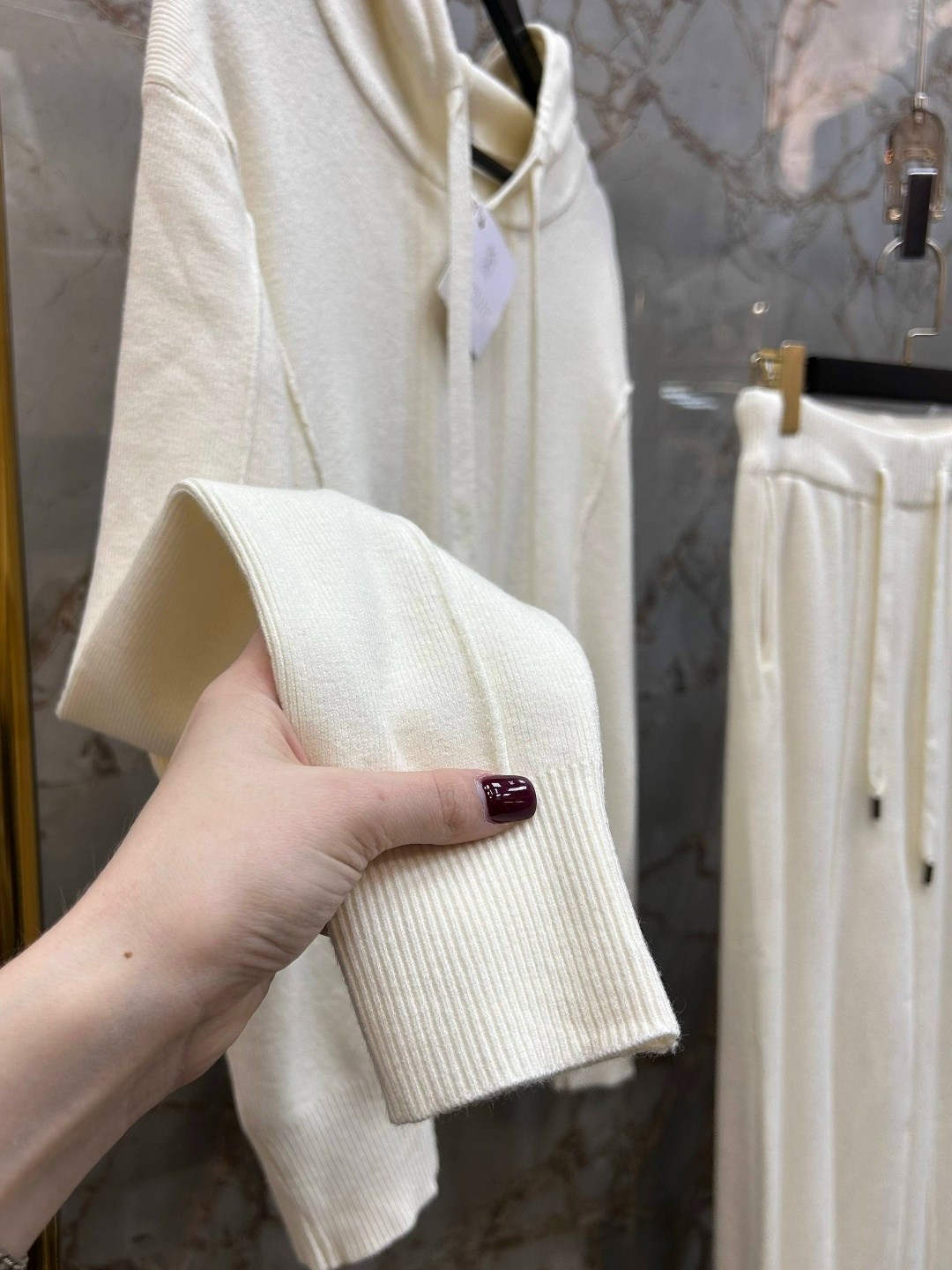 спортивные костюм,костюм на флисе,жилет бежевый,спортивные костюмы женские