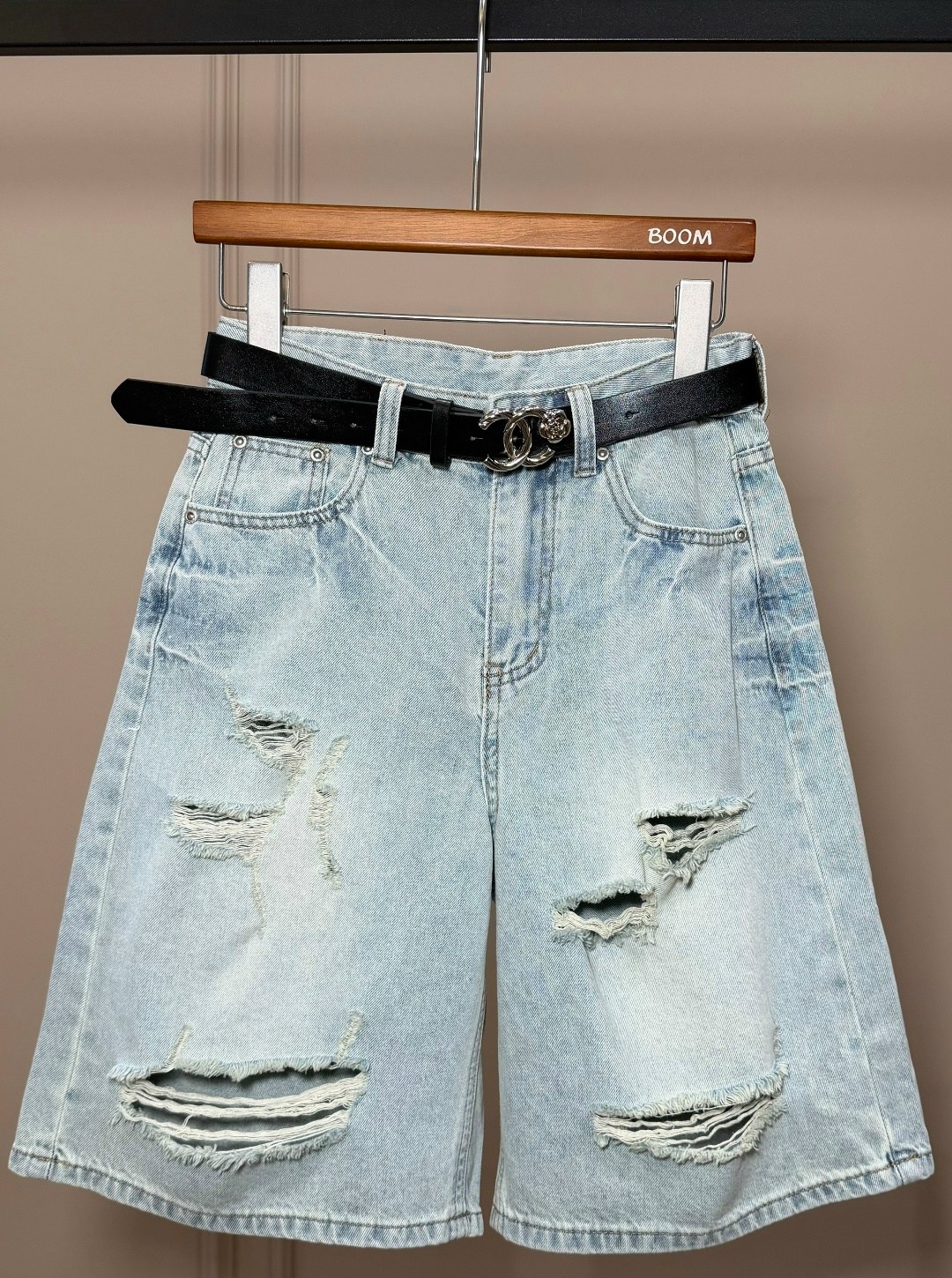 джинсовые шорты,рваные джинсовые шорты,шорты женские джинсовые,джинсовые шорты с дырками,шорты летние джинсовые