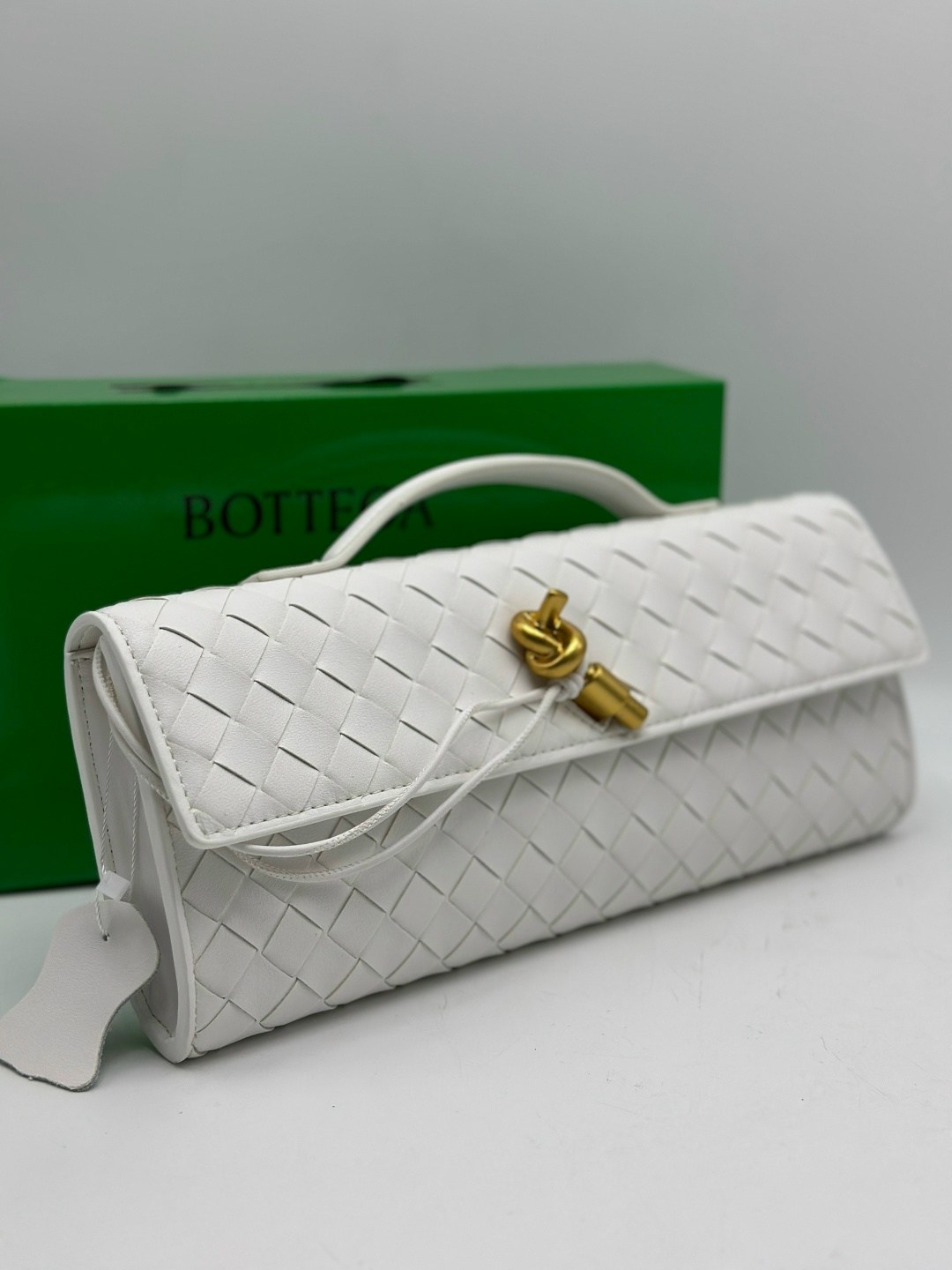 сумка клатч плетеная в стиле боттега bottega veneta,клатч bottega veneta,сумка женская bottega veneta,женский кожаный клатч bottega veneta andiamo черный,сумка bottega veneta