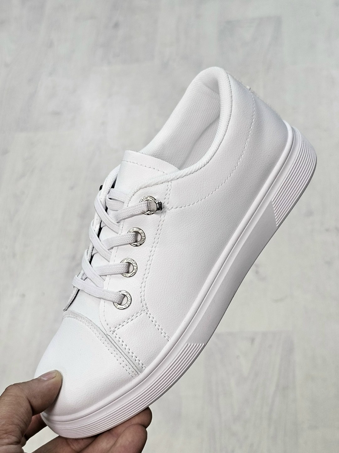 ,fz0384 женские кроссовки адидас белые,кроссовки женскиe,спортивная ,низкие кроссовки