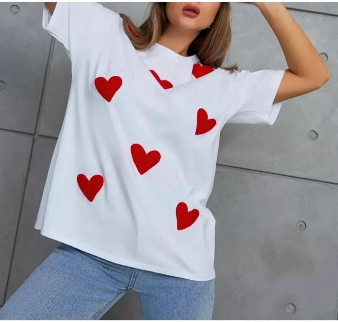 женская футболка,футболка с сердечками,футболка оверсайз "сердечки",футболка оверсайз с сердцами,белая футболка оверсайз