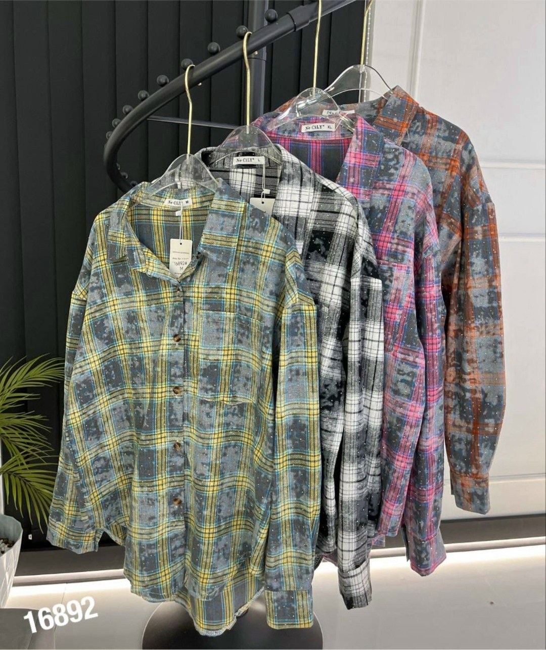 рубашка в клетку,рубашка в клетку женская,рубашка оверсайз в клетку,клетчатая рубашка женская,рубашка в клетку в стиле оверсайз