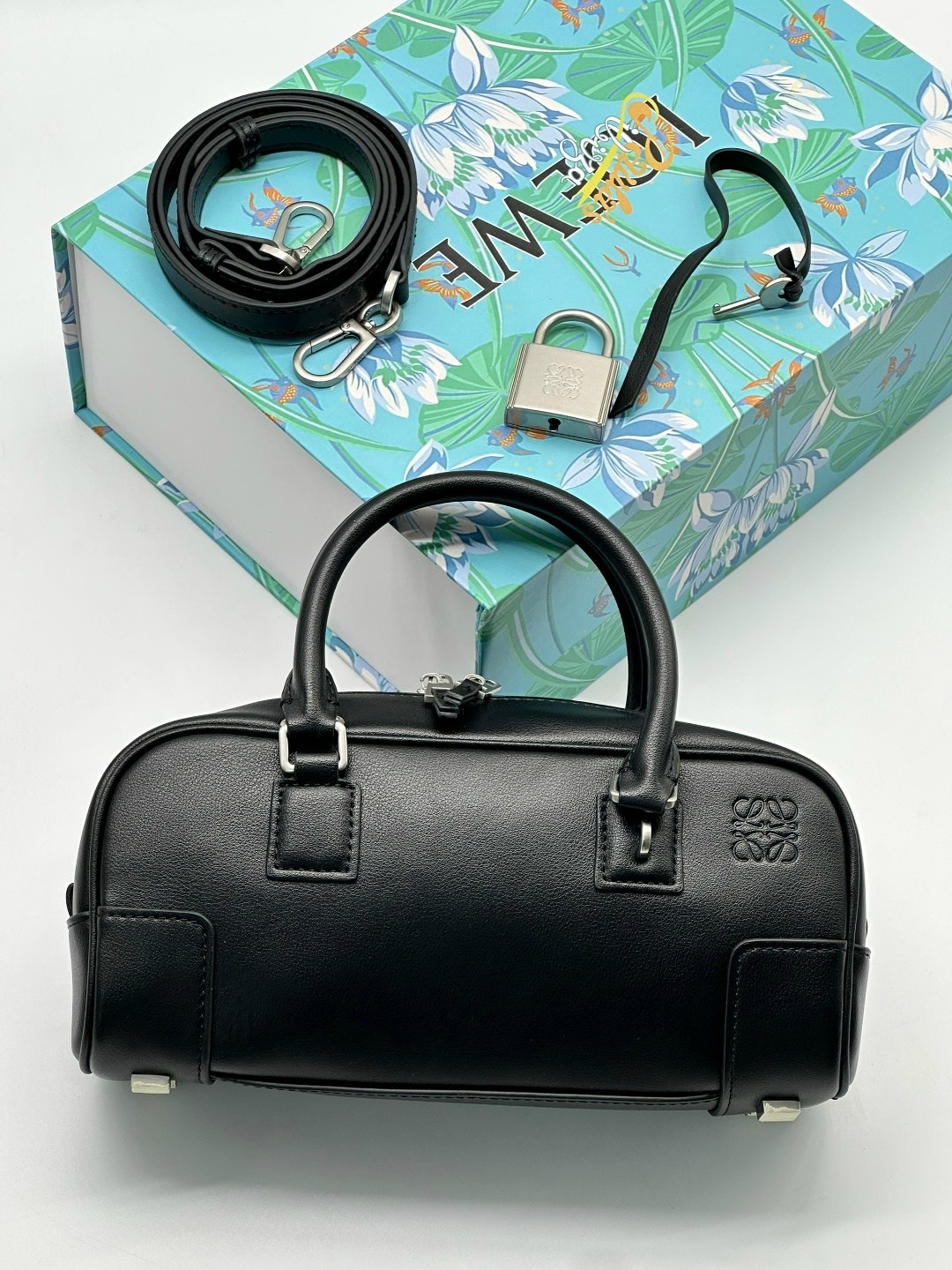 loewe сумка,сумка,сумки женская,сумка женская брендовая,брендовые сумочки