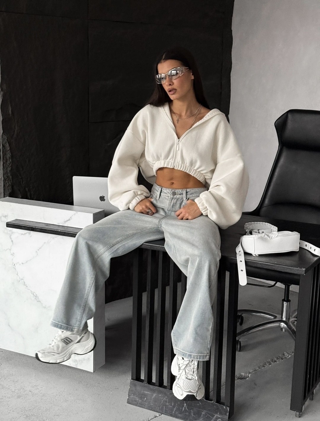 джинсы широкие,джинсы широкие трубы,джинсы женские широкие,джинсы оверсайз,женские джинсы