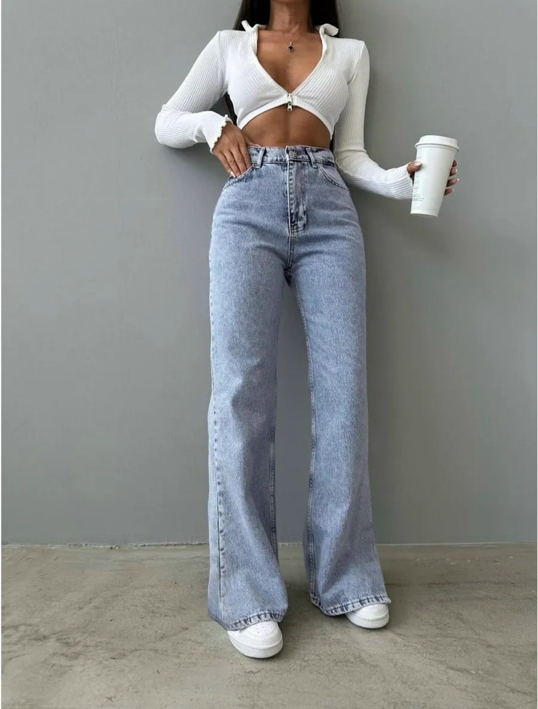 широкие джинсы клеш с высокой посадкой mocco,женские голубые джинсы палаццо с разрезами,джинсы клёш с разрезом,голубые джинсы палаццо,джинсы женские с высокой посадкой широкие трубы