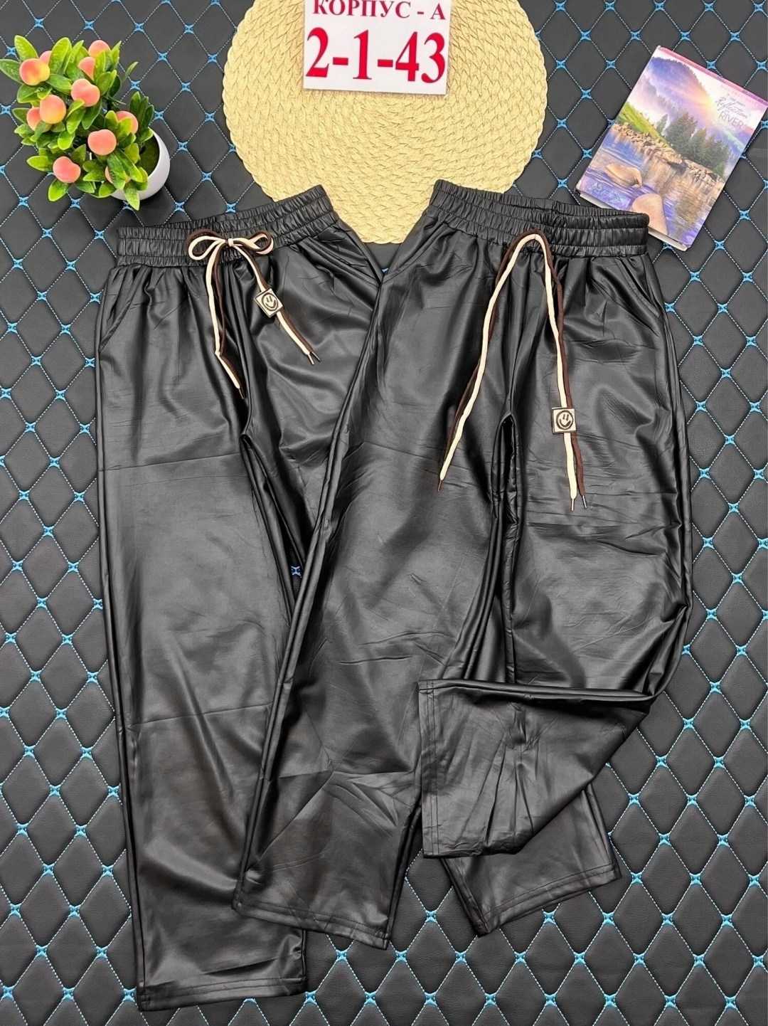 детские брюки,штаны для девочек,штаны кожаные,брюки для девочек,кожаные штаны для девочек