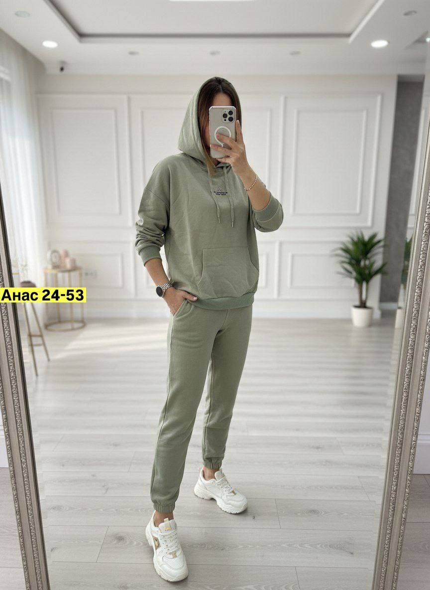 спортивные костюмы женские,cпортивный костюм женский на флисе,женский костюм на флисе,образ с зеленым спортивным костюмом,костюм на флисе