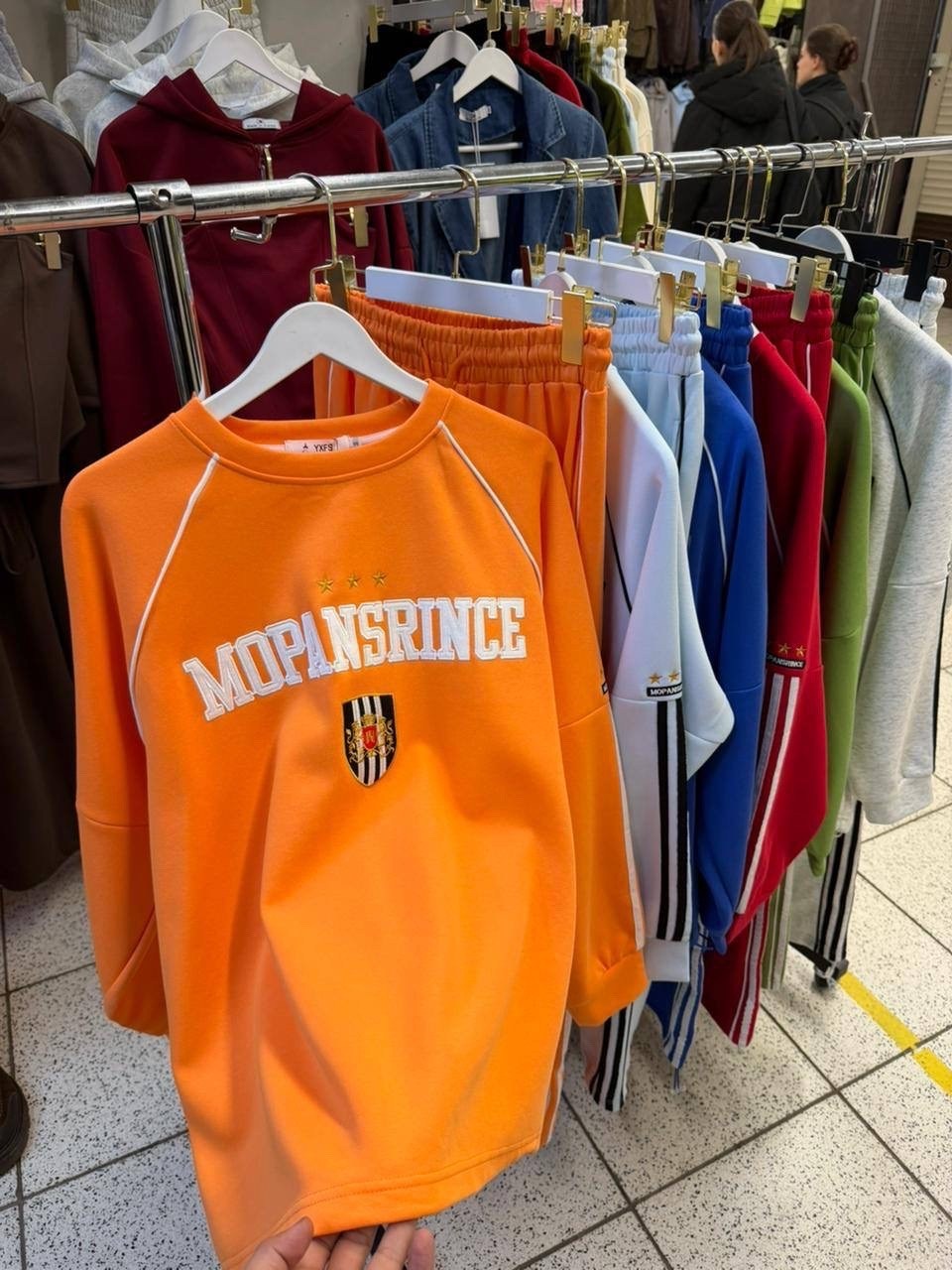 костюм спортивный,стильные костюмы,трикотажные костюмы,костюм женский,спортивные костюмы на флисе