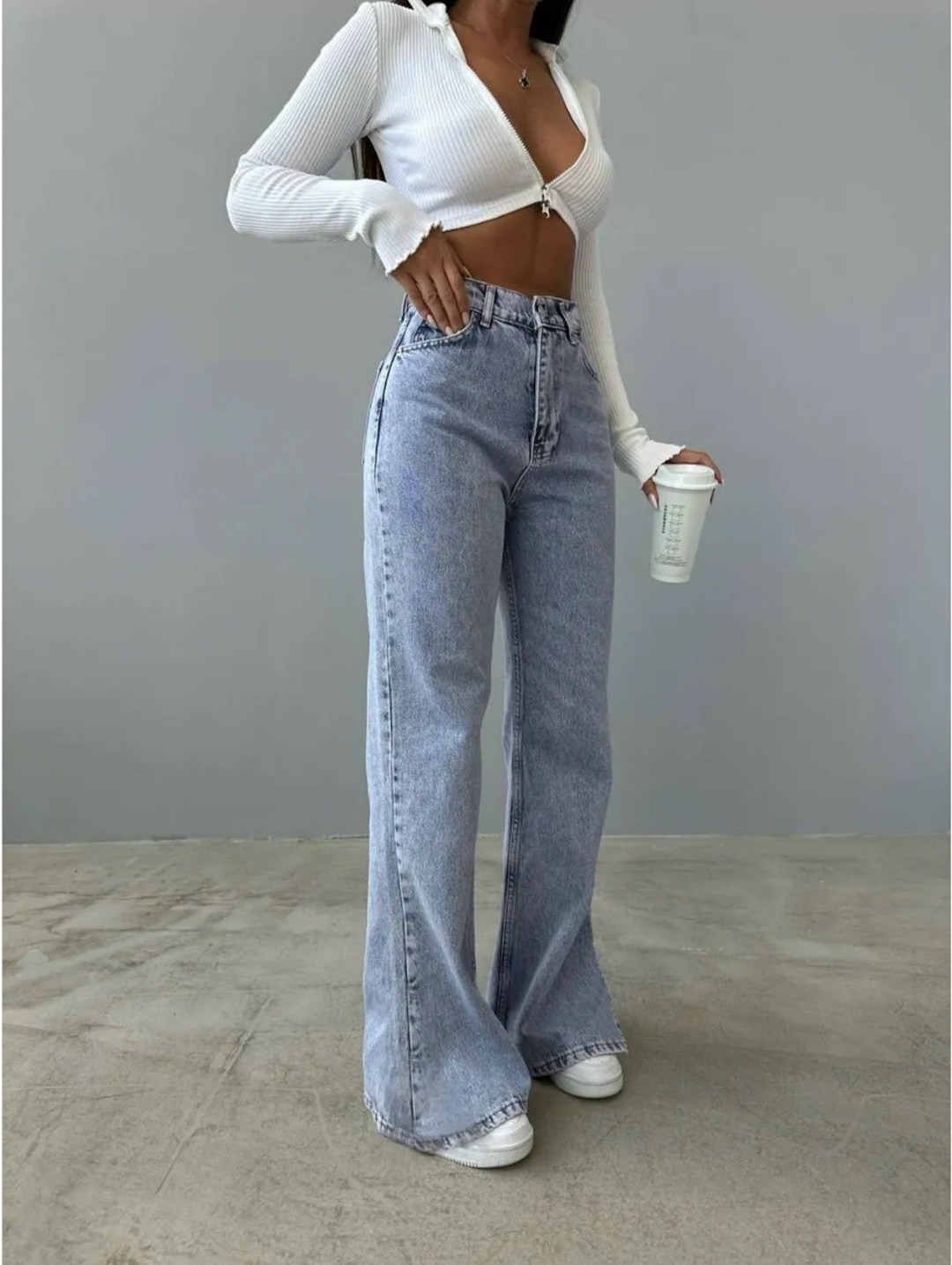 широкие джинсы клеш с высокой посадкой mocco,женские голубые джинсы палаццо с разрезами,джинсы клёш с разрезом,голубые джинсы палаццо,джинсы женские с высокой посадкой широкие трубы