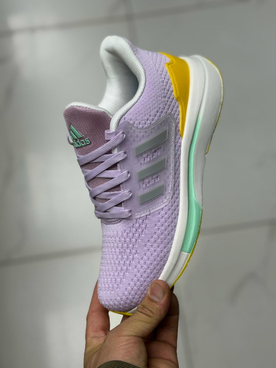 кроссовки adidas,кроссовки женские adidas,кроссовки,кроссовки мужские женские adidas,adidas ultra boost