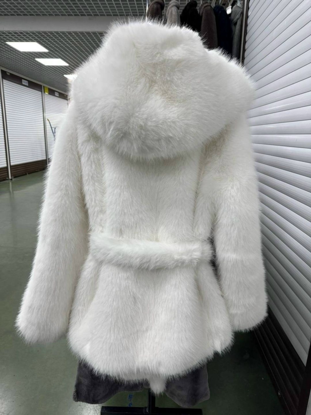 шуба натуральная,женская шуба из натурального меха с капюшоном,женская шуба,эко шуба,шубка