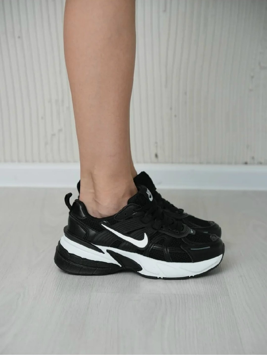 кроссовки nike,кроссовки найк женские черные на белой подошве,кроссовки,женские кроссовки nike,женские кроссовки