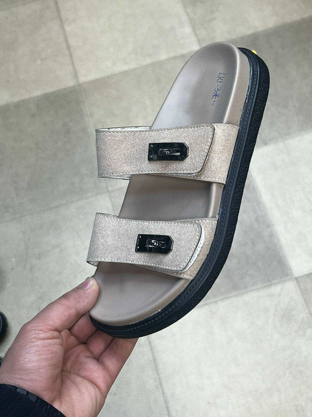 ,тапочки фенди,тапочки гермес,женские шлепанцы,шлепанцы мужские